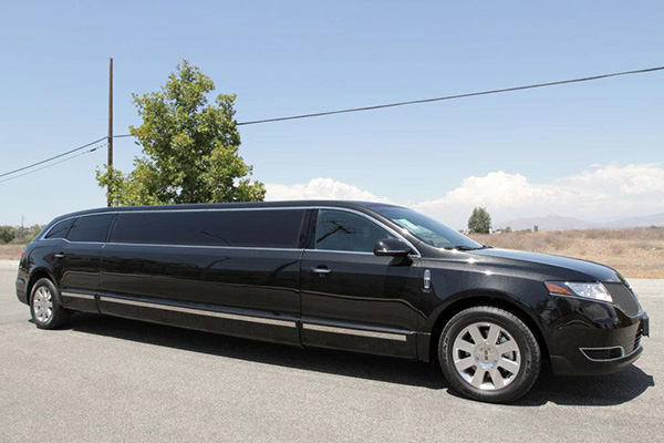 Des Moines 8 Passenger Limo